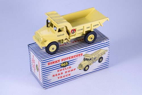 Dinky toys 965 - dinky, rear