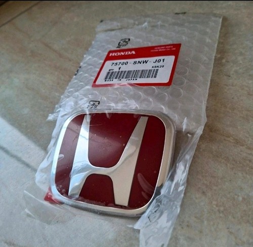 Style red rear j01 badge - rear,