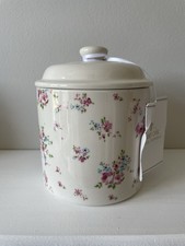 Shabby Chic by Rachel Ashwell