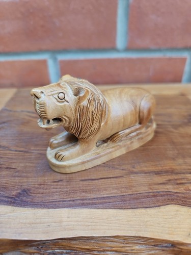 Vintage small roaring lion - vintage,