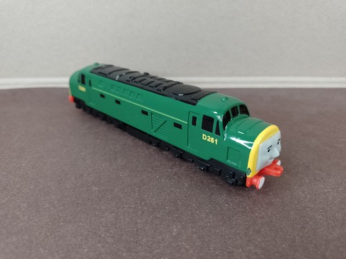 D261 ertl thomas the tank - -,