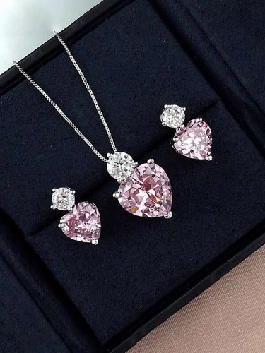 Y2k necklace style - y2k,