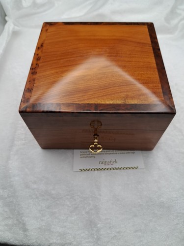 Handcrafted morroco thyra wood - handcrafted,