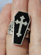 Poison  Ring  Coffin W/