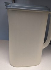 Tupperware Slim Line 2 Quart