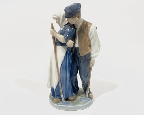 Royal copenhagen 1300 figure - royal,