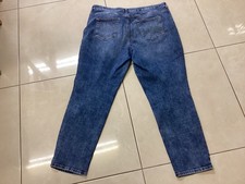 womans girlfriend jeans size 18
