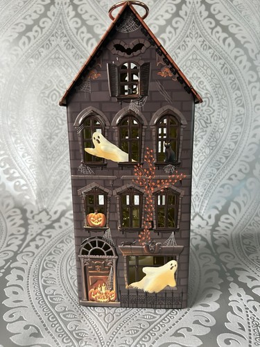 Halloween haunted house - m&s,