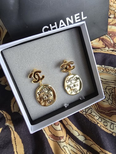 Chanel earings never worn - chanel,