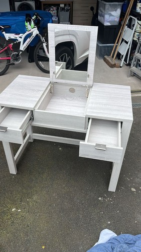 Grey wood dressing table and - dressing,
