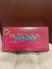 VINTAGE 1993 PICTIONARY JUNIOR