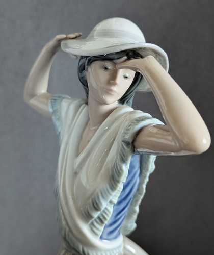 Very rare lladro nao - , lady