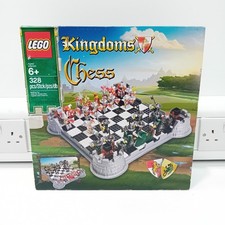 Lego Kingdom Chess Set 853373 Retired FLT30-TT 