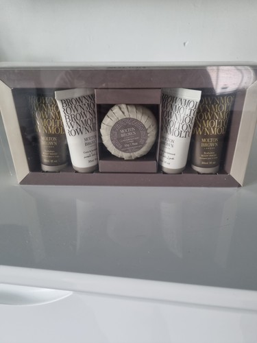 Molton brown the essentials - brown,