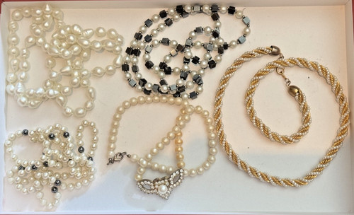 Vintage beaded jewellery - ✨,