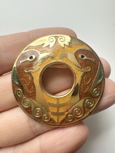 Vintage gold tone - tone, tara