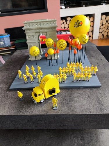 Atlas resin diorama - atlas, 100