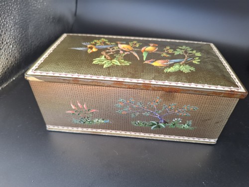 Vintage decorative biscuit tin - vintage,