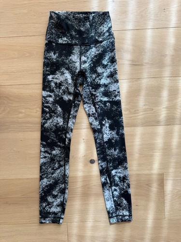 Lululemon black and white - black,