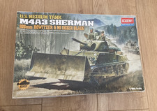 L288 Academy Model Kit 13207 - U.S. Medium Tank M4A3 Sherman - 1/35 - Pts Sealed