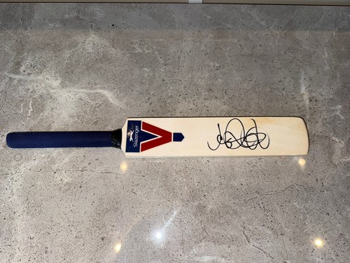 Joe root hand - root, signed