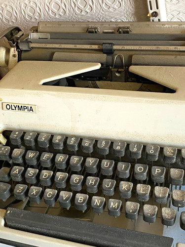 Olympia manual typewriter - olympia,