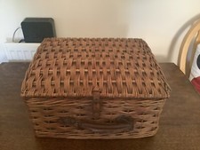 Vintage Wicker Picnic Basket & 15 Piece Campus Picnic Set