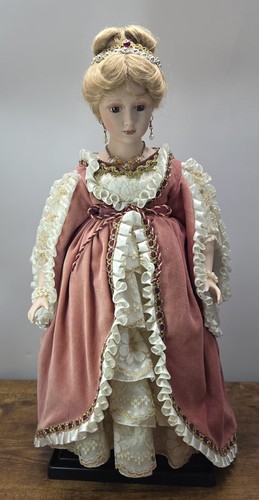 Queen victoria porcelain - queen,