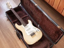 1983 FENDER STRATOCASTER DAN