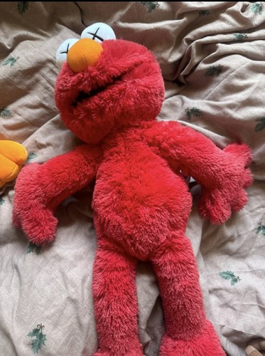 Kaws uniqlo sesame street - kaws, x