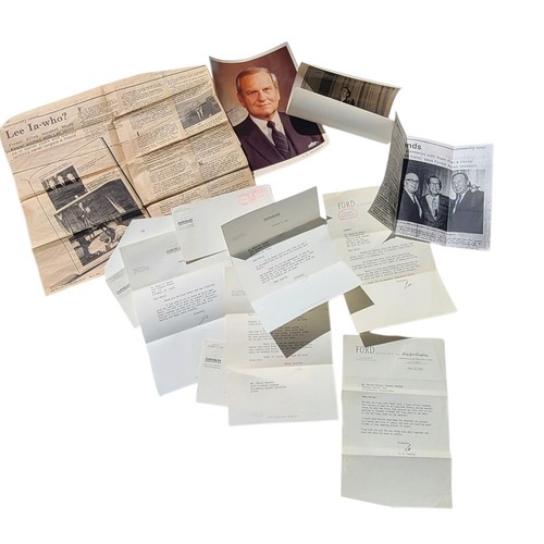 Lot lee iacocca signed - lot,
