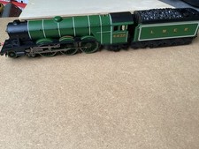 Hornby 2-6-2 Flying Scotsman LNER Locomotive 4472 OO Gauge