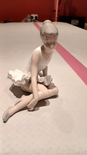 Lladro nao ballet figure - lladro,