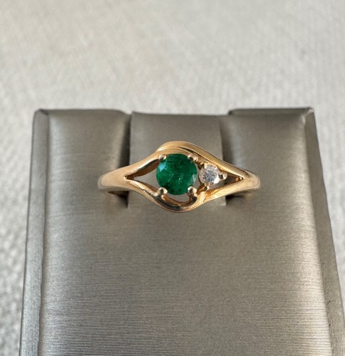 Vintage 14k solid gold natural