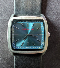 Men’s Red herring Square