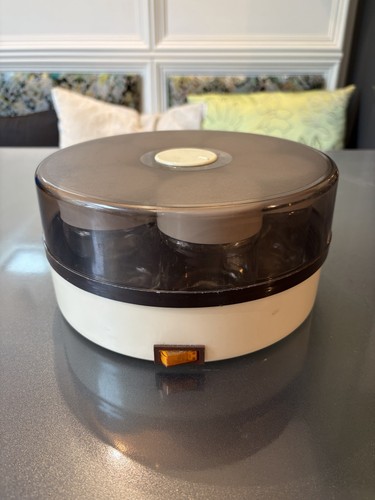 Yoghurt maker with - 6, jars