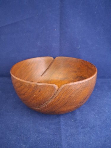 Teak wooden bowl - w, b26