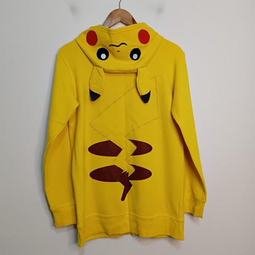 Pokemon center pikachu - pokemon,