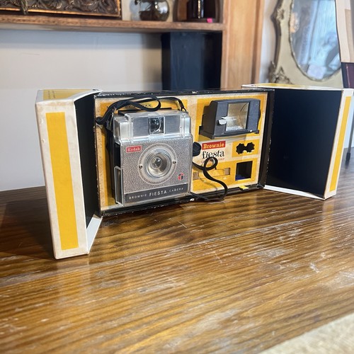 Vintage kodak brownie fiesta - kodak,