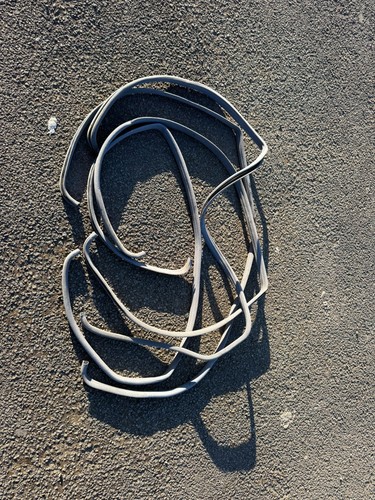 W124 interior cloth door seal - door,