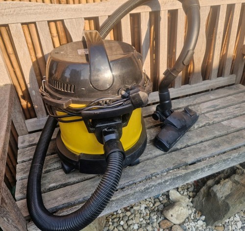 Tesco vaccum cleaner 700w - tesco,