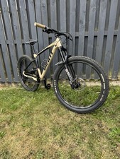 Giant Fathom 2 Mountain Bike size M, 2.6” Tyres, Drop Post Seat, Rock Shox Forks