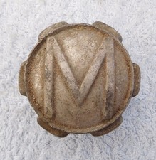 VINTAGE ALLOY RADIATOR CAP TRACTOR MASSEY HARRIS COMMERCIAL?