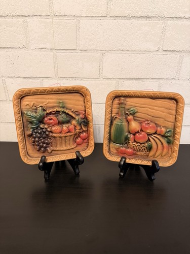 Vtg chalkware wall - wall, plaques