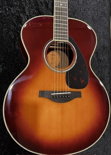 Yamaha lj6 are medium - medium, jumbo