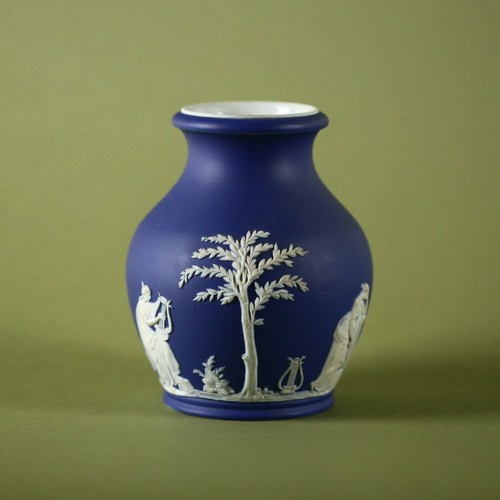 Wedgwood dark blue jasperware - wedgwood,