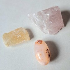 Mini Crystal Bundle - Raw Rose Quartz, Raw Honey Calcite & Flower Agate Tumble