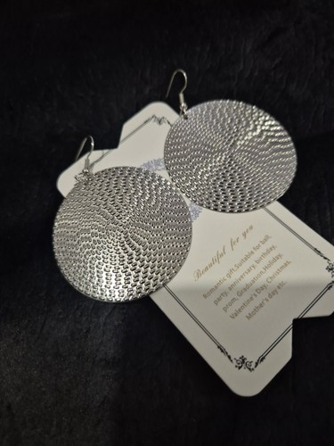Cybche texture disc earrings