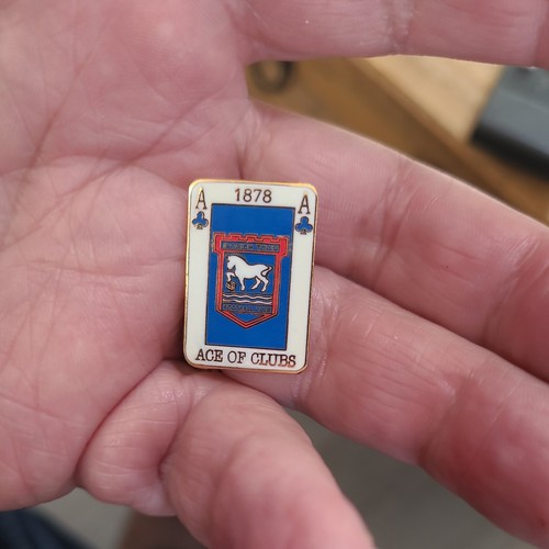 Ipswich town badge - town, with