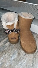 Genuine UGGS Size 8. Lovely Condition